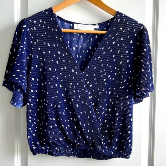 ASTR the Label Blue Plisse shirt - Picture 3 of 3